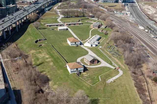 Additional image 33 of 170 Fort York Blvd Unit 2502