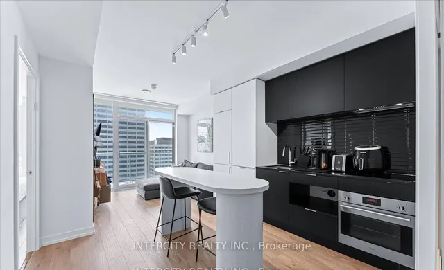 Additional image 16 of 33 Helendale Ave Unit 2407