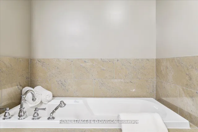 Additional image 21 of 2181 Yonge St Unit 3402