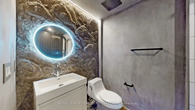 Additional image 4 of 326 Carlaw Ave Unit 124