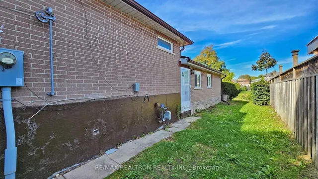 Additional image 36 of 21 Avening Dr
