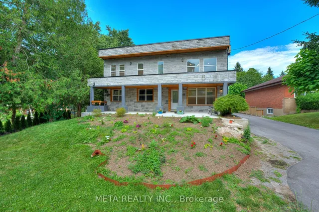 35 Duncombe Blvd
