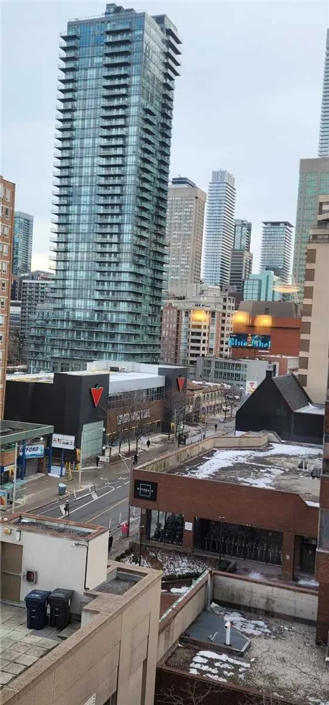 Additional image 24 of 942 Yonge St Unit 703