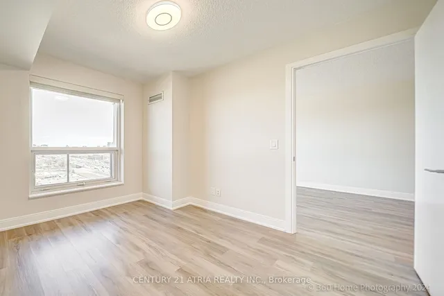 Additional image 15 of 135 Village Green Sq Unit 2015