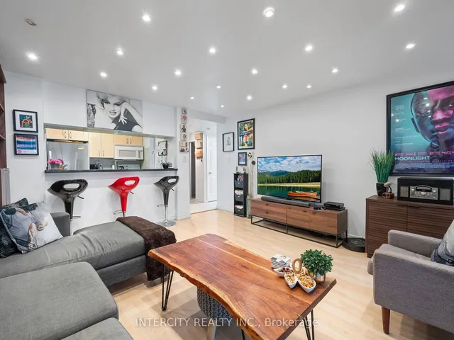 Additional image 8 of 717 Bay St Unit 509