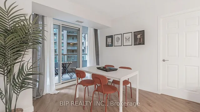 Additional image 14 of 30 Grand Trunk Cres Unit 315