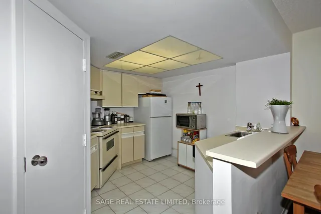 Additional image 10 of 1001 Bay St Unit 2618