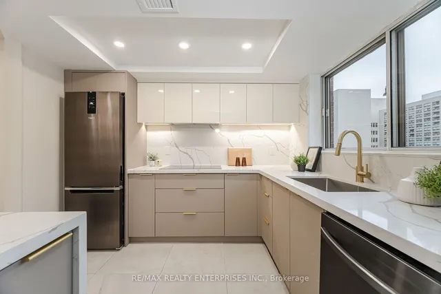 Additional image 11 of 717 Bay St Unit 701