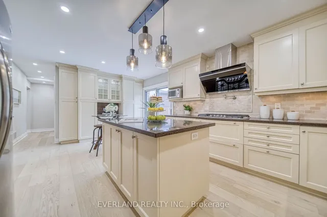 Additional image 20 of 8 Elliotwood Crt