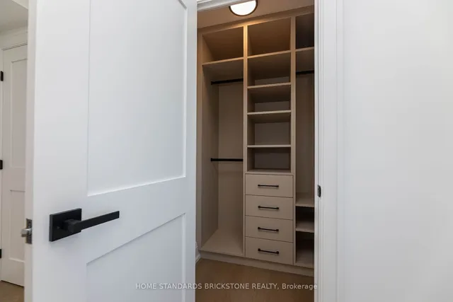 Additional image 25 of 66 Collier St Unit 9 D