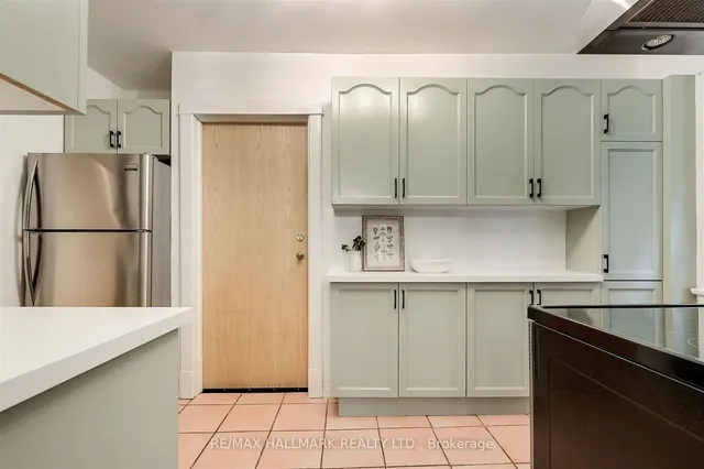 Additional image 12 of 78 Glen Manor Dr