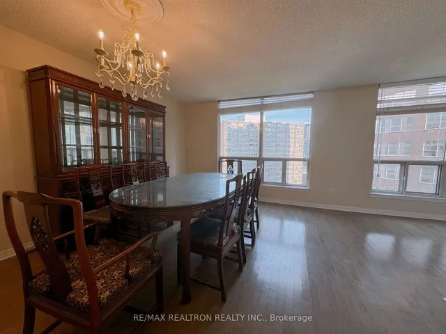 Additional image 4 of 942 Yonge St Unit 909