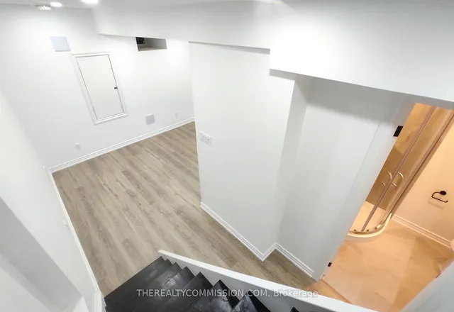 Additional image 29 of 613 Dufferin St