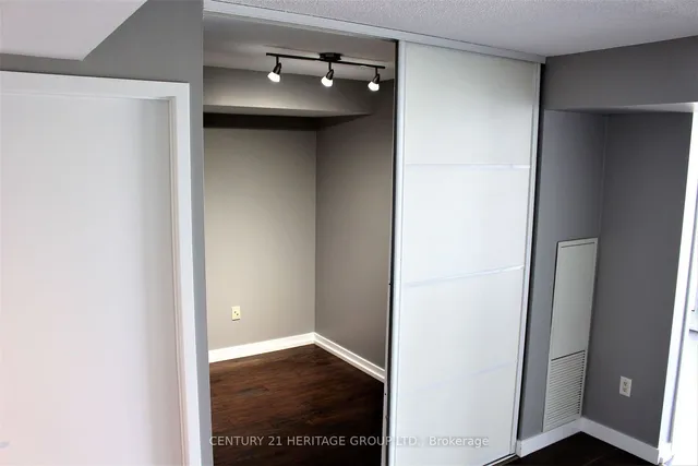 Additional image 12 of 15 Fort York Blvd Unit 1802