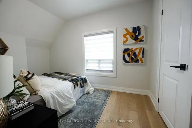 Additional image 32 of 77 Hatherley Rd