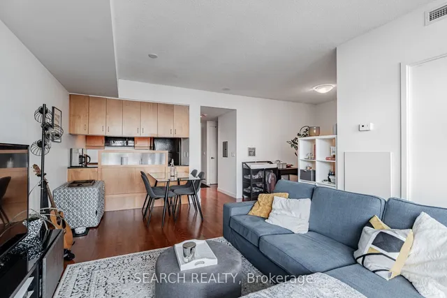 Additional image 8 of 281 Mutual St Unit 2104