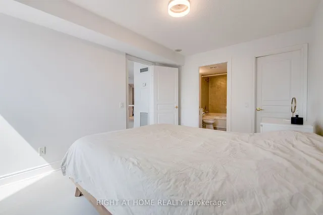 Additional image 30 of 5 Northtown Way Unit 702