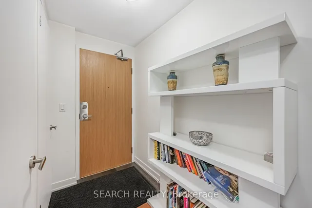Additional image 4 of 36 Howard Park Ave Unit 303