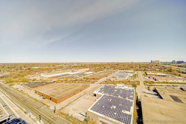 Additional image 21 of 135 Village Green Sq Unit 2015