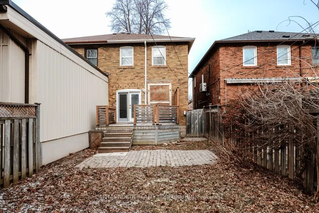 Additional image 25 of 63 Glengarry Ave