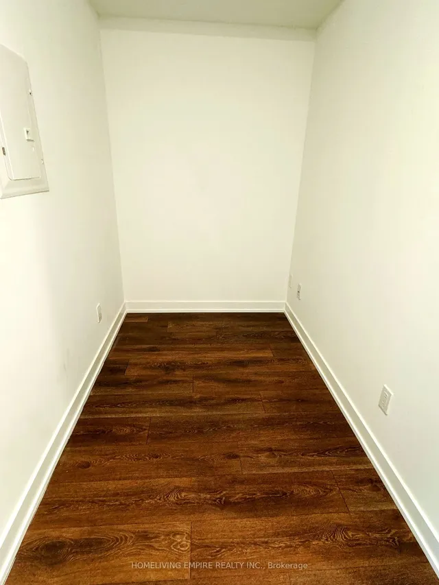 Additional image 3 of 501 Yonge St Unit 2013