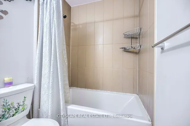 Additional image 17 of 255 Village Green Sq Unit 406