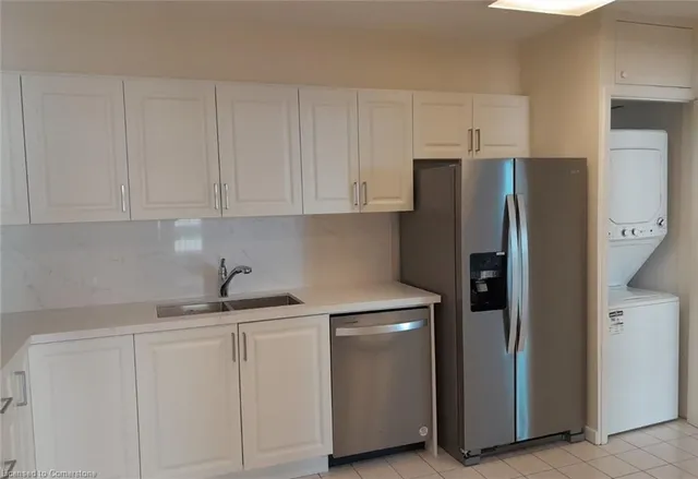 Additional image 19 of 33 Harbour Sq Unit 2037