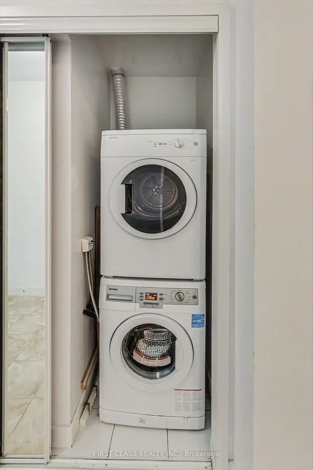 Additional image 20 of 12 York St Unit 2003