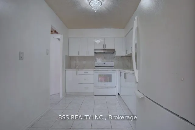 Additional image 11 of 3380 Eglinton Ave Unit 402