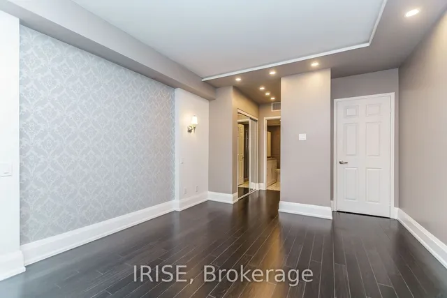 Additional image 9 of 77 Harbour Sq Unit 806