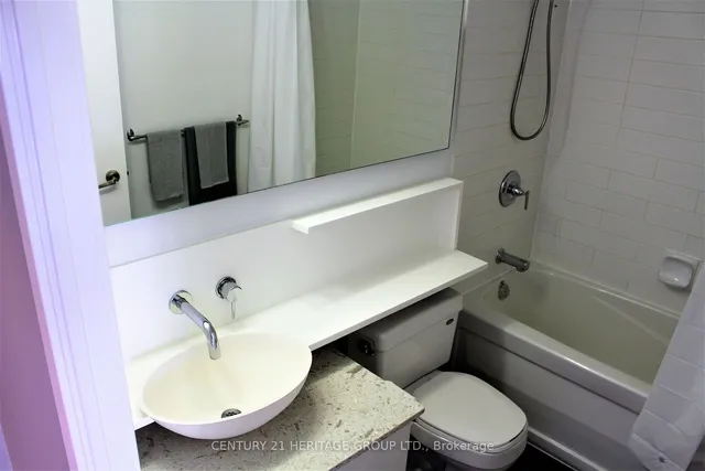 Additional image 9 of 15 Fort York Blvd Unit 1802