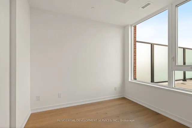 Additional image 11 of 3100 Keele St Unit 1201