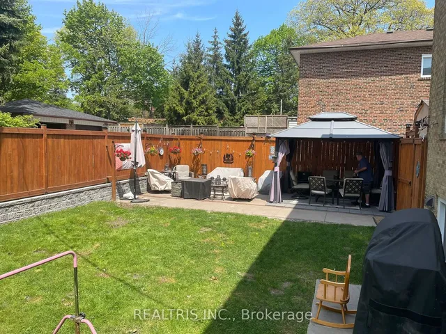 Additional image 23 of 18 Muskoka Ave