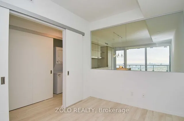 Additional image 8 of 197 Yonge St Unit 5611