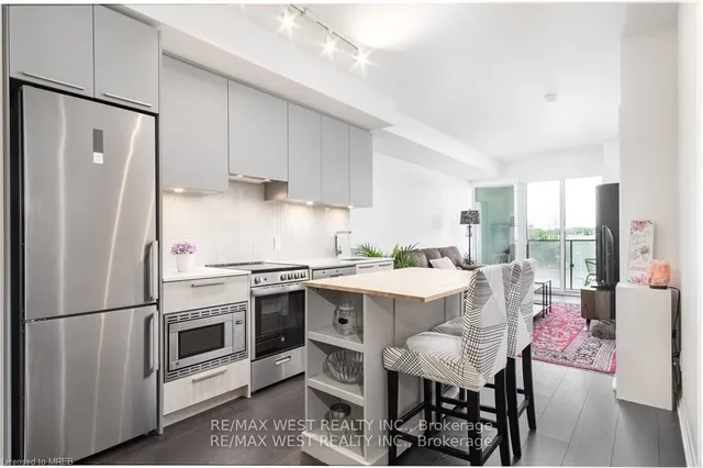 Additional image 7 of 4208 Dundas St Unit 315
