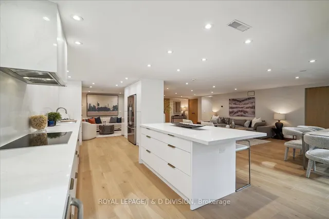 Additional image 10 of 1166 Bay St Unit 404