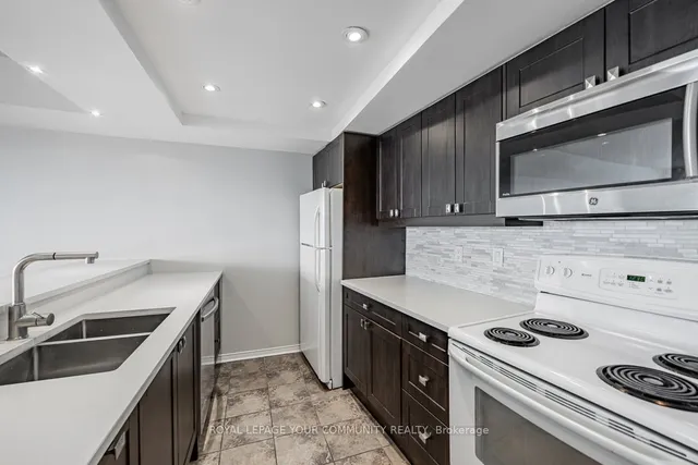 Additional image 11 of 77 Harbour Sq Unit 1611