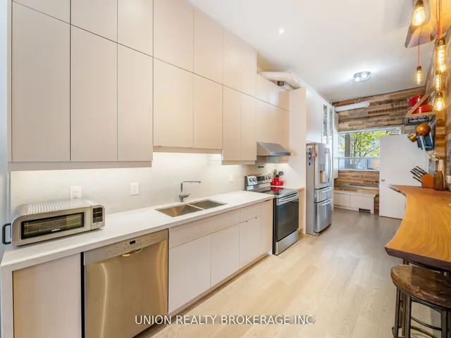 Additional image 4 of 1095 Dundas St