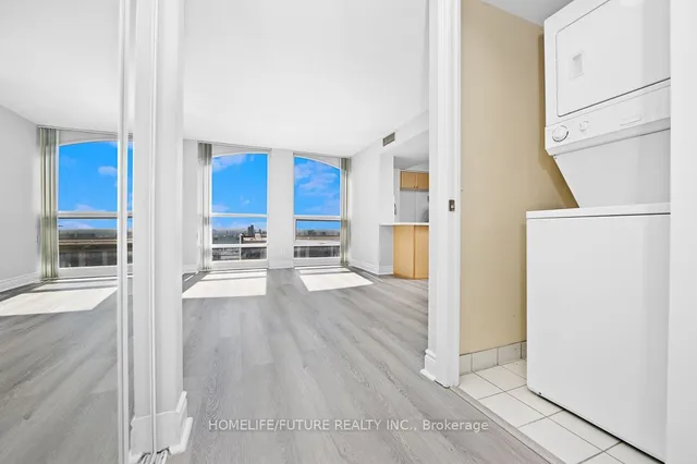 Additional image 16 of 763 BAY St Unit 4211