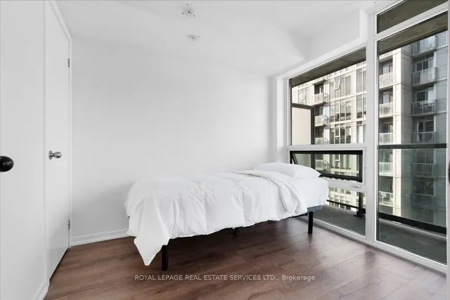 Additional image 14 of 36 Lisgar St Unit 2017 W