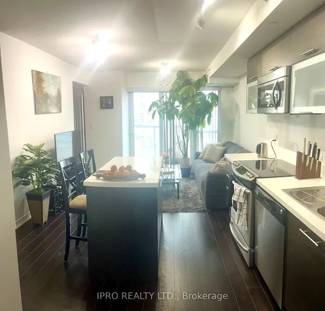 Additional image 17 of 386 Yonge St Unit 708