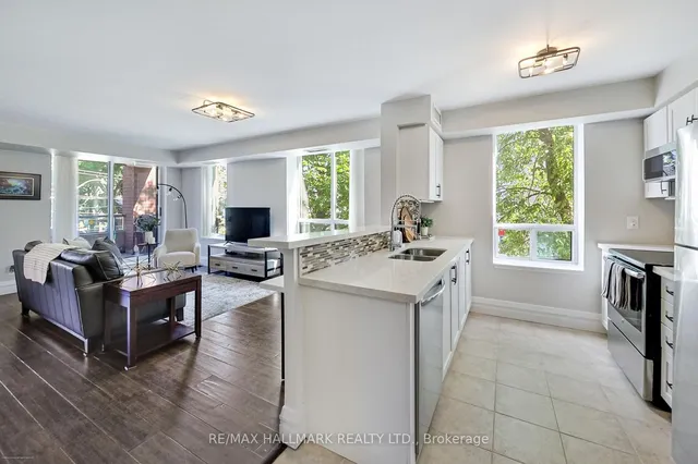 Additional image 8 of 1733 Queen St Unit 220