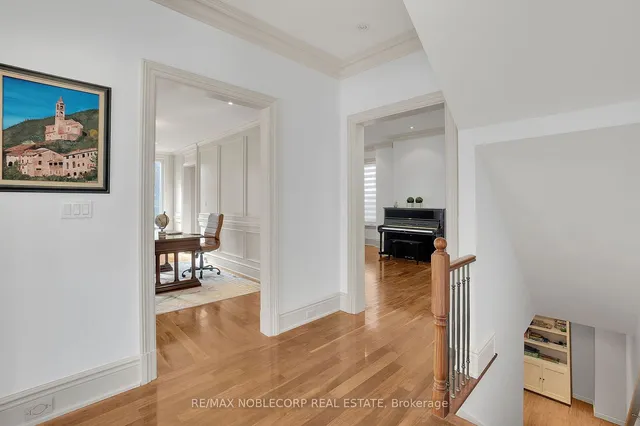 Additional image 17 of 35 Yorkdale Cres