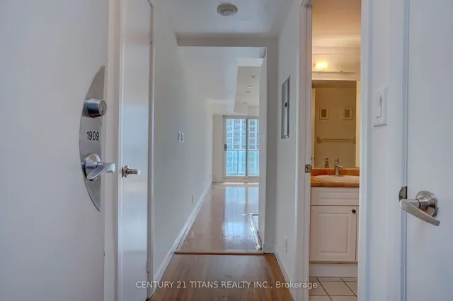 Additional image 16 of 600 Fleet St Unit 1909