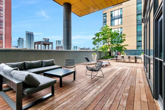 Additional image 23 of 8 Charlotte St Unit 1003