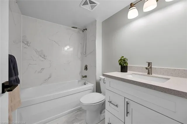 Additional image 32 of 30 Grand Trunk Cres Unit 709