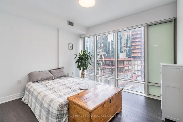 Additional image 6 of 8 The esplanade Unit 1302