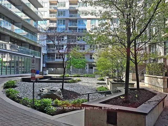 Additional image 39 of 55 East Liberty St Unit 1003