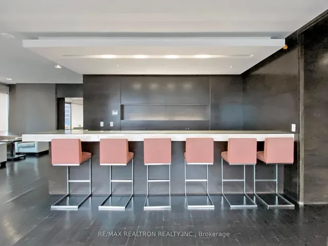 Additional image 33 of 18 Yorkville Ave Unit 2504