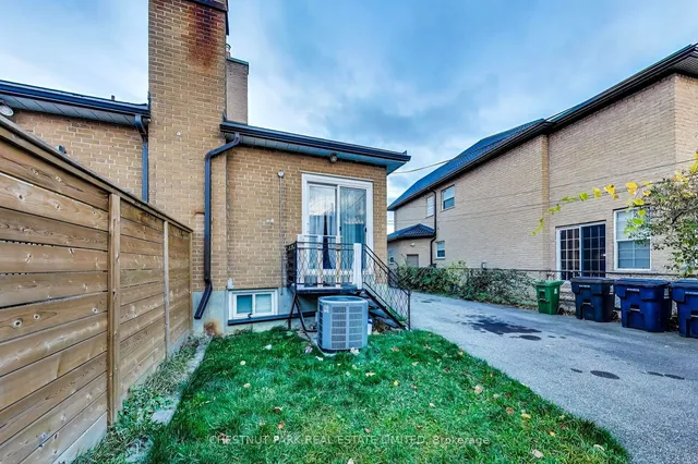 Additional image 28 of 64 Mulholland Ave